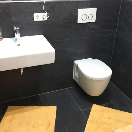 Nice Apartment Near Fairground 2 Apartamento *